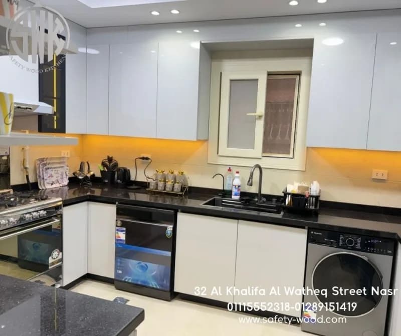 🚨 قبل ما تعملي مطبخ بولي لاك… شوفي شغل للمطابخ والدريسنج روم SAFETY WOOD للمطابخ والدريسنج روم 📞 - في مدينة نصر