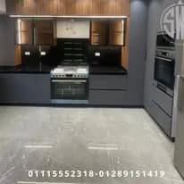 قبل القرار 🏡 مطبخ HPL ممكن يعيش سنين بدون مشاكل… لو معمول عند - SAFETY WOOD للمطابخ والدريسنج روم 📞 -